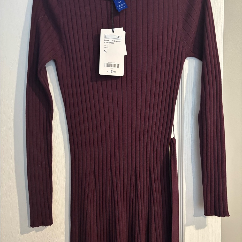 Elegant Ribbed Burgundy Dress in Merino